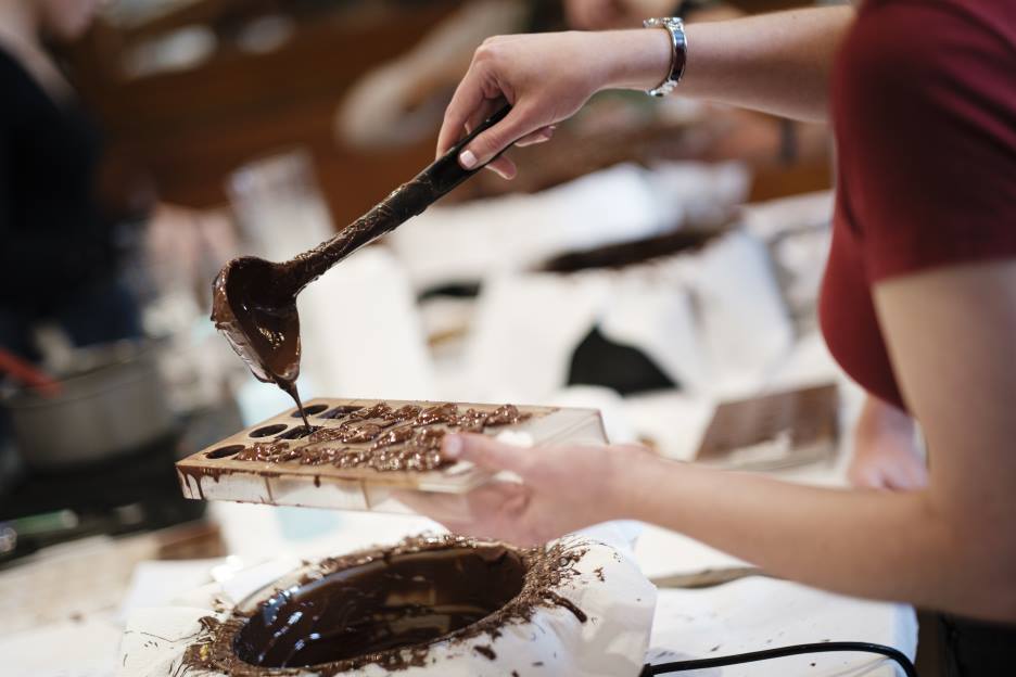 learn how to make your own belgian chocolates in Bruges